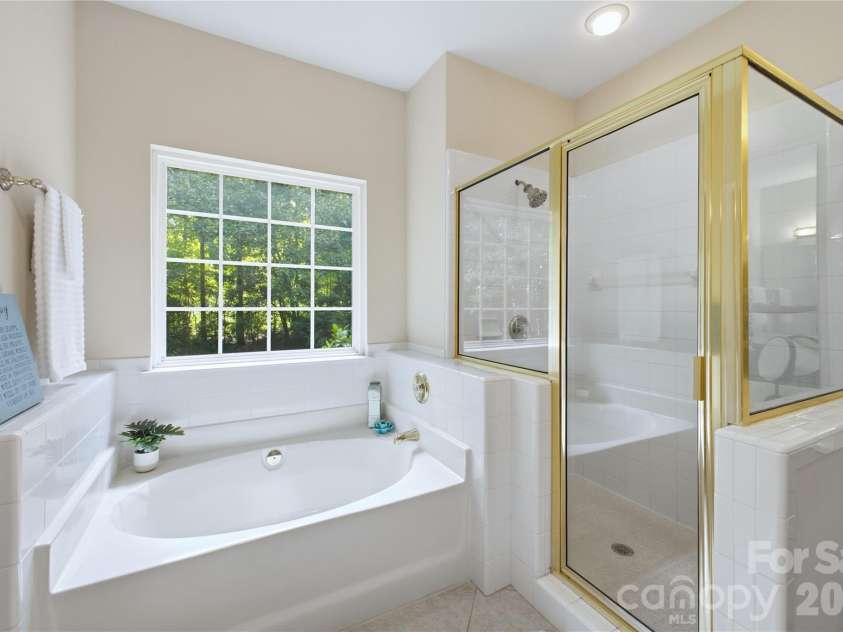 136 Edge Hill Drive, Fort Mill, SC 29715.  MLS# CAR4408819, YatesRealty ID 42883. 
