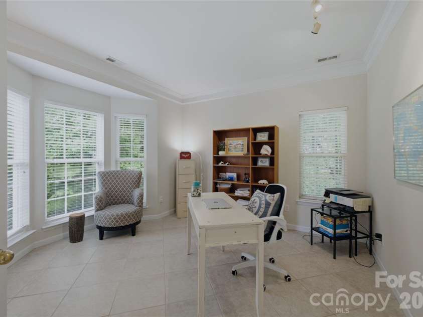 136 Edge Hill Drive, Fort Mill, SC 29715.  MLS# CAR4408819, YatesRealty ID 42883. 
