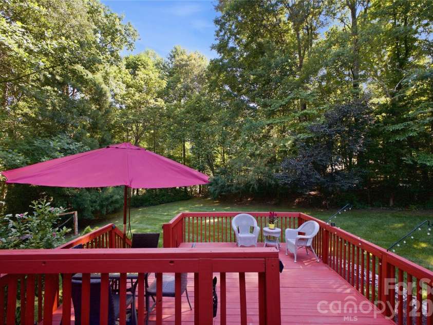 136 Edge Hill Drive, Fort Mill, SC 29715.  MLS# CAR4408819, YatesRealty ID 42883. 