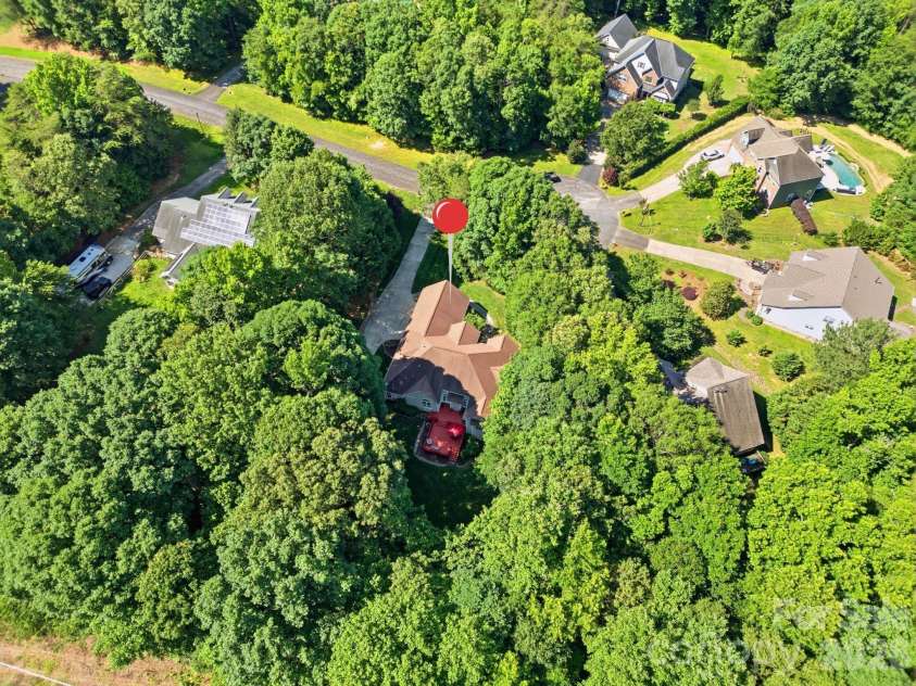 136 Edge Hill Drive, Fort Mill, SC 29715.  MLS# CAR4408819, YatesRealty ID 42883. 