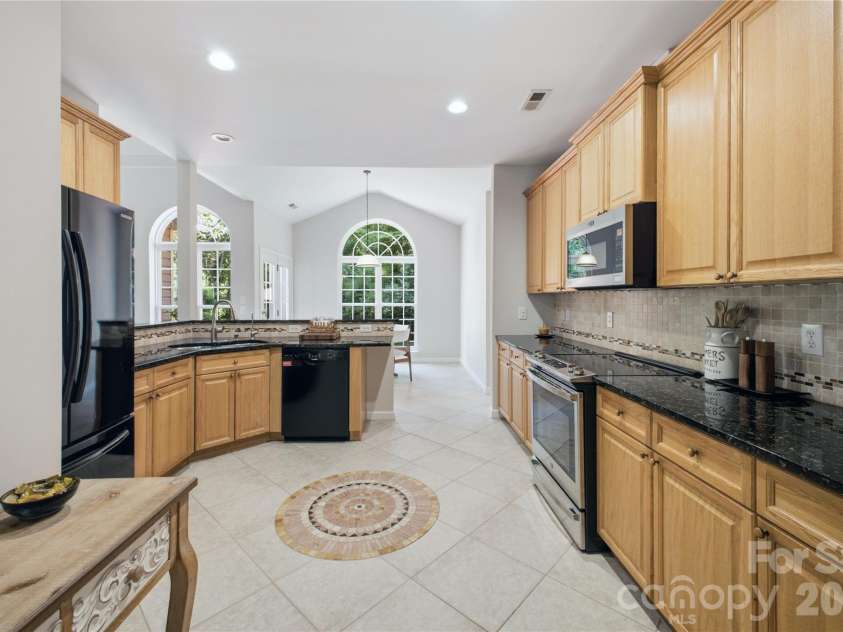 136 Edge Hill Drive, Fort Mill, SC 29715.  MLS# CAR4408819, YatesRealty ID 42883. 
