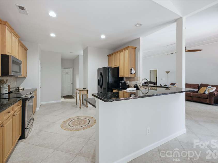 136 Edge Hill Drive, Fort Mill, SC 29715.  MLS# CAR4408819, YatesRealty ID 42883. 