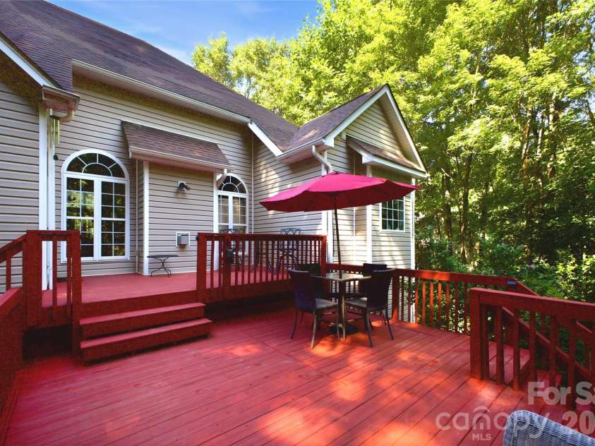 136 Edge Hill Drive, Fort Mill, SC 29715.  MLS# CAR4408819, YatesRealty ID 42883. 