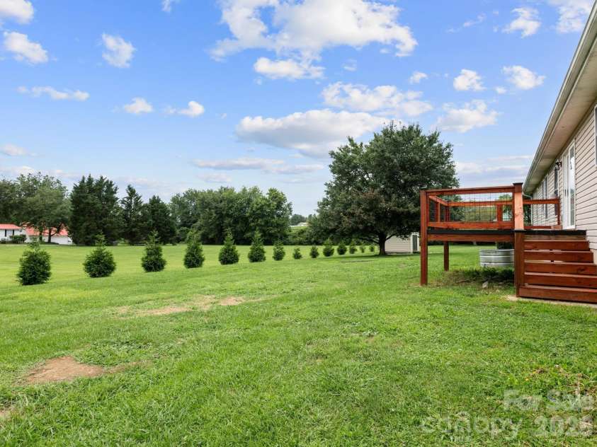 11 Cathy Court, Hendersonville, NC 28792.  MLS# CAR4408135, YatesRealty ID 42884. 