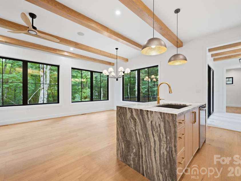 519 Rock Spring Circle, Sugar Mountain, NC 28604.  MLS# CAR4411048, YatesRealty ID 42886. Enjoy Nature While Entertaining
