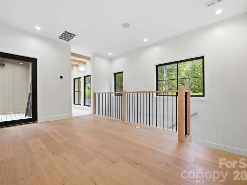 519 Rock Spring Circle, Sugar Mountain, NC 28604.  MLS# CAR4411048, YatesRealty ID 42886. Upstairs Flex Space