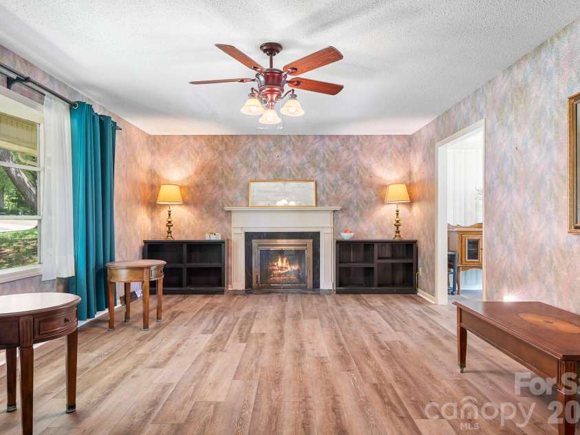 1009 Springs Road, Lincolnton, NC 28092.  MLS# CAR4411194, YatesRealty ID 42887. 