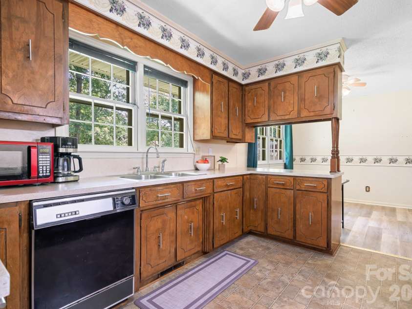 1009 Springs Road, Lincolnton, NC 28092.  MLS# CAR4411194, YatesRealty ID 42887. 