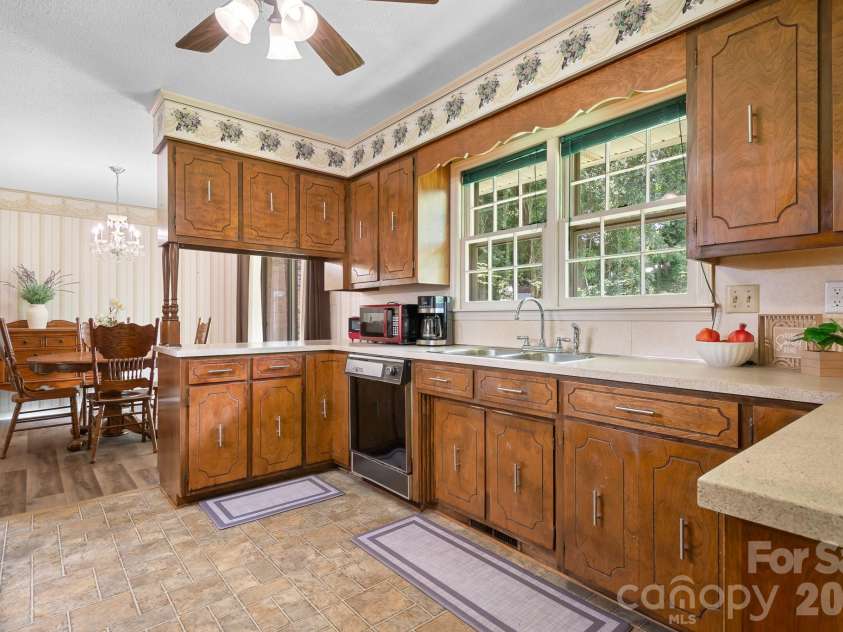 1009 Springs Road, Lincolnton, NC 28092.  MLS# CAR4411194, YatesRealty ID 42887. 