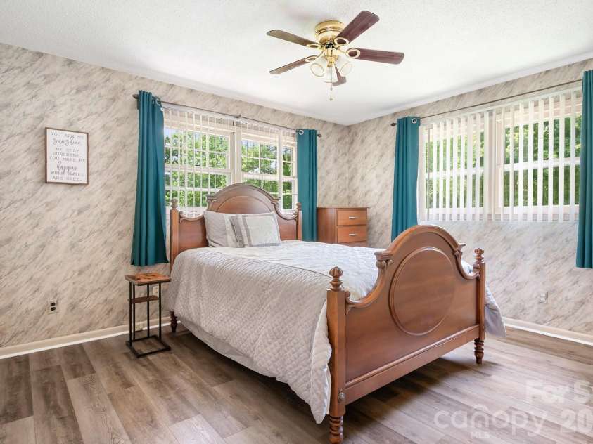 1009 Springs Road, Lincolnton, NC 28092.  MLS# CAR4411194, YatesRealty ID 42887. 