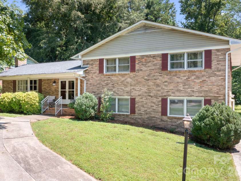 1009 Springs Road, Lincolnton, NC 28092.  MLS# CAR4411194, YatesRealty ID 42887. 