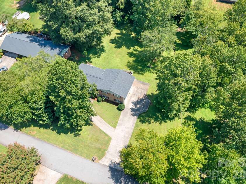 1009 Springs Road, Lincolnton, NC 28092.  MLS# CAR4411194, YatesRealty ID 42887. 