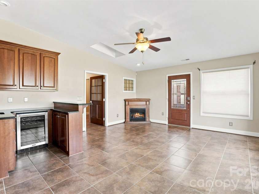 7800 Browne Road, Charlotte, NC 28269.  MLS# CAR4412543, YatesRealty ID 42888. 