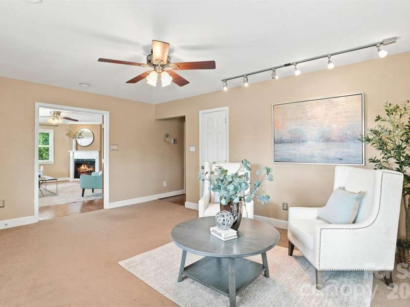 7800 Browne Road, Charlotte, NC 28269.  MLS# CAR4412543, YatesRealty ID 42888. 