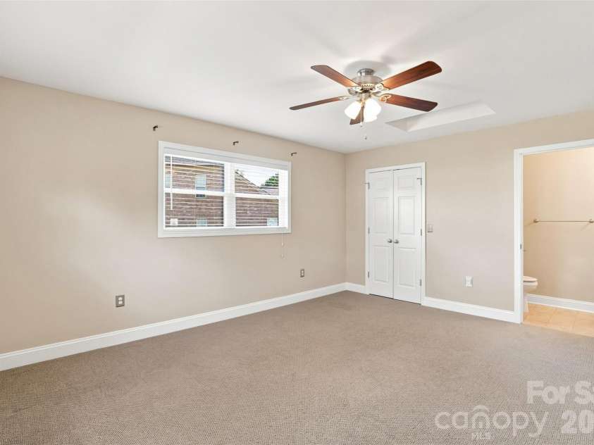 7800 Browne Road, Charlotte, NC 28269.  MLS# CAR4412543, YatesRealty ID 42888. 