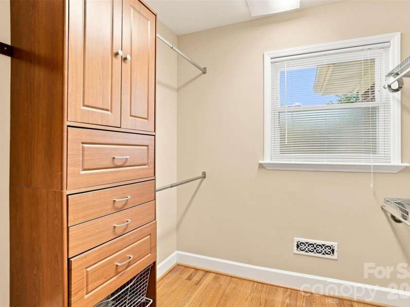 7800 Browne Road, Charlotte, NC 28269.  MLS# CAR4412543, YatesRealty ID 42888. Primary closet