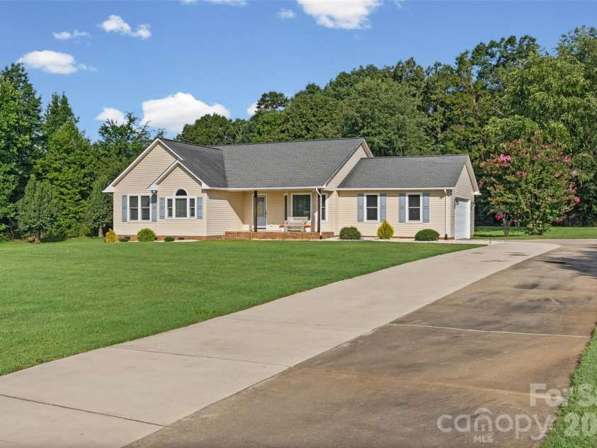 112 Bankhead Road, Shelby, NC 28152.  MLS# CAR4411563, YatesRealty ID 42889. 