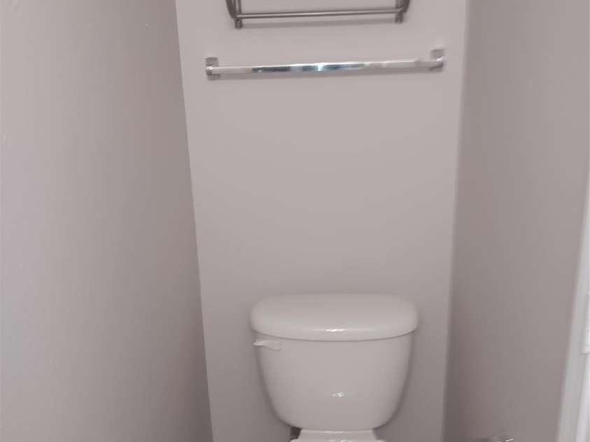 2009 Dunsmore Lane, Waxhaw, NC 28173.  MLS# CAR4288178, YatesRealty ID 4289. Half Bath 