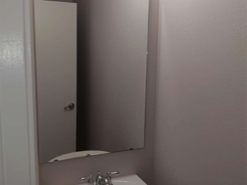 2009 Dunsmore Lane, Waxhaw, NC 28173.  MLS# CAR4288178, YatesRealty ID 4289. Half Bath Downstairs