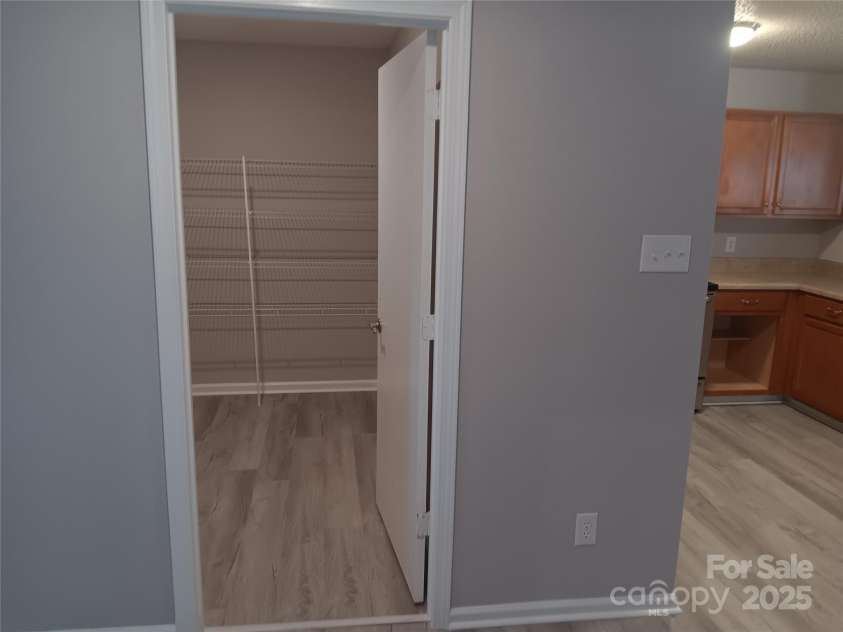 2009 Dunsmore Lane, Waxhaw, NC 28173.  MLS# CAR4288178, YatesRealty ID 4289. Huge Walk-in Pantry