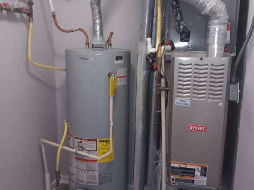 2009 Dunsmore Lane, Waxhaw, NC 28173.  MLS# CAR4288178, YatesRealty ID 4289. Laundry & Utility Room