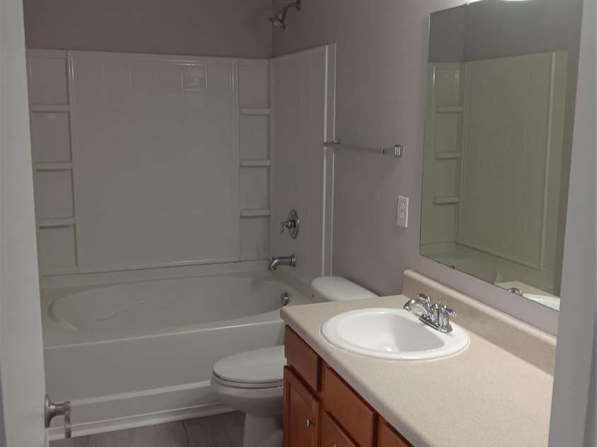 2009 Dunsmore Lane, Waxhaw, NC 28173.  MLS# CAR4288178, YatesRealty ID 4289. Master Bath