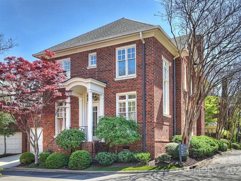 2021 Nolen Park Lane, Charlotte, NC 28209.  MLS# CAR4239376, YatesRealty ID 4289. 