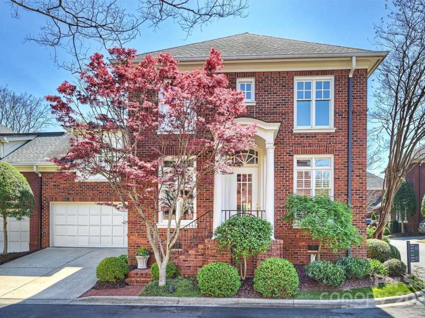 2021 Nolen Park Lane, Charlotte, NC 28209.  MLS# CAR4239376, YatesRealty ID 4289. 