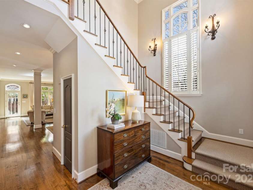 2021 Nolen Park Lane, Charlotte, NC 28209.  MLS# CAR4239376, YatesRealty ID 4289. 