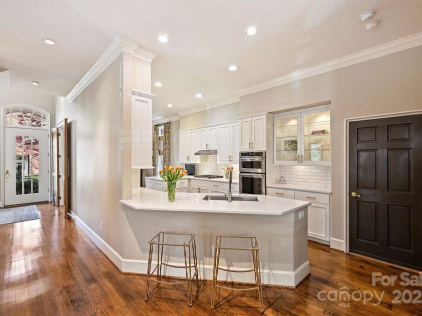 2021 Nolen Park Lane, Charlotte, NC 28209.  MLS# CAR4239376, YatesRealty ID 4289. 