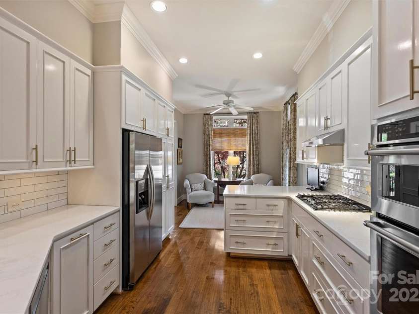 2021 Nolen Park Lane, Charlotte, NC 28209.  MLS# CAR4239376, YatesRealty ID 4289. 