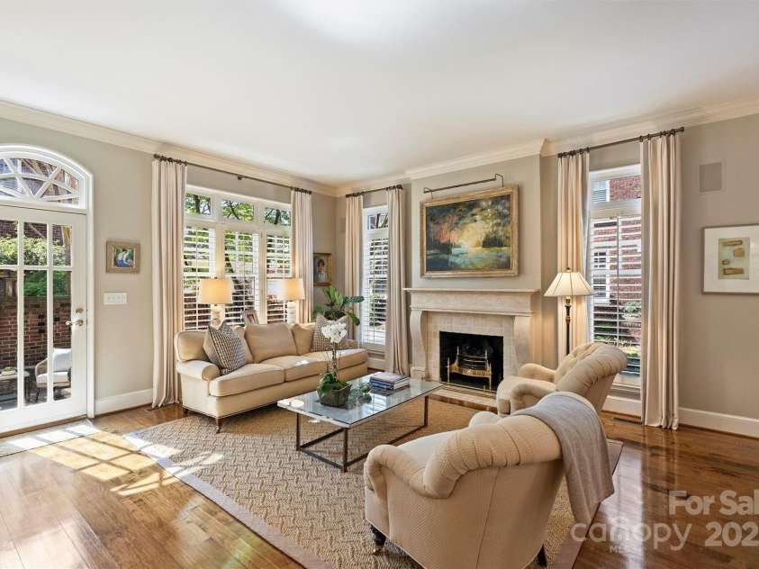 2021 Nolen Park Lane, Charlotte, NC 28209.  MLS# CAR4239376, YatesRealty ID 4289. 