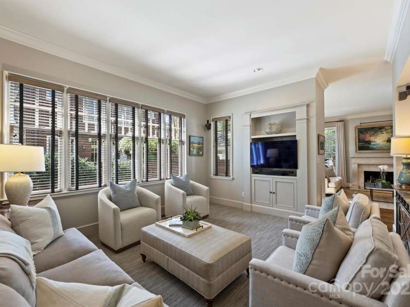 2021 Nolen Park Lane, Charlotte, NC 28209.  MLS# CAR4239376, YatesRealty ID 4289. 