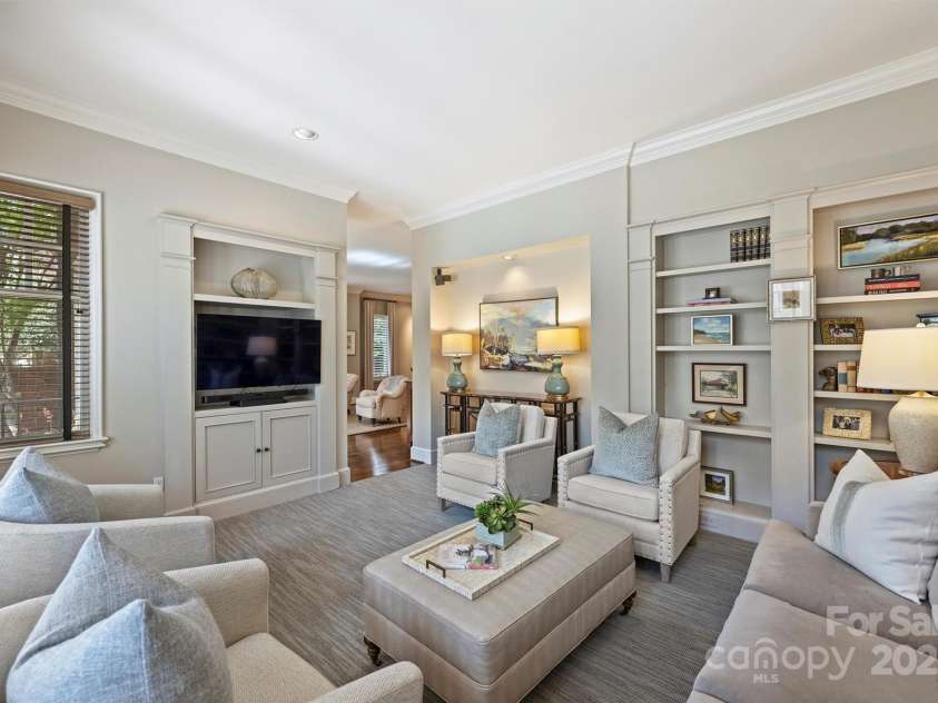 2021 Nolen Park Lane, Charlotte, NC 28209.  MLS# CAR4239376, YatesRealty ID 4289. 