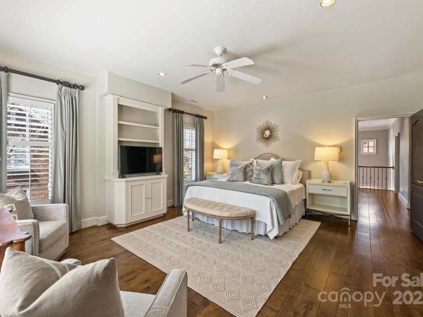 2021 Nolen Park Lane, Charlotte, NC 28209.  MLS# CAR4239376, YatesRealty ID 4289. 