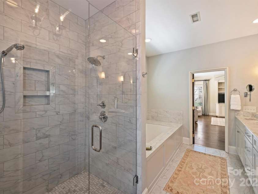 2021 Nolen Park Lane, Charlotte, NC 28209.  MLS# CAR4239376, YatesRealty ID 4289. 