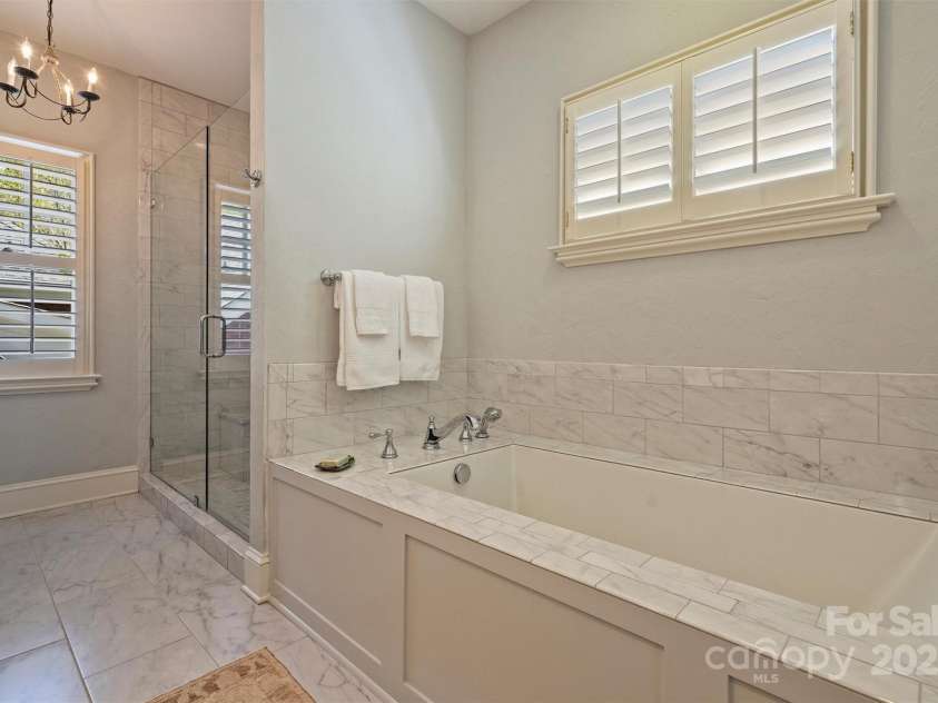 2021 Nolen Park Lane, Charlotte, NC 28209.  MLS# CAR4239376, YatesRealty ID 4289. 