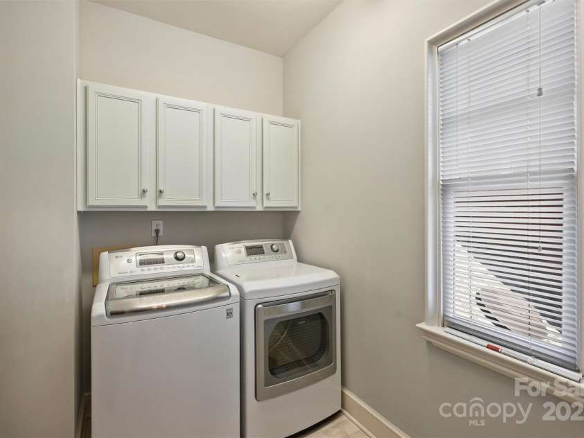 2021 Nolen Park Lane, Charlotte, NC 28209.  MLS# CAR4239376, YatesRealty ID 4289. 