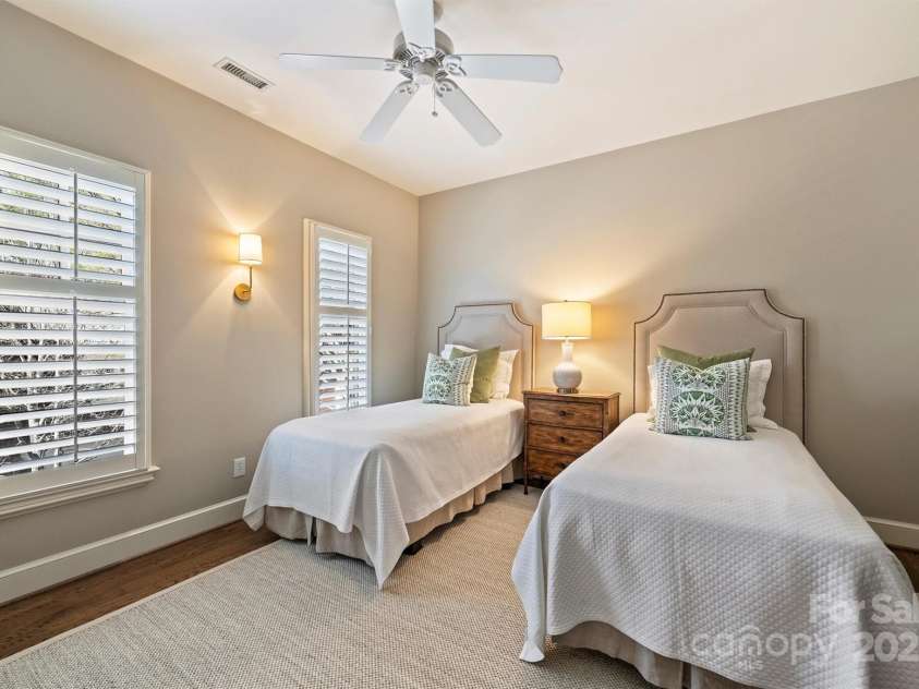 2021 Nolen Park Lane, Charlotte, NC 28209.  MLS# CAR4239376, YatesRealty ID 4289. 