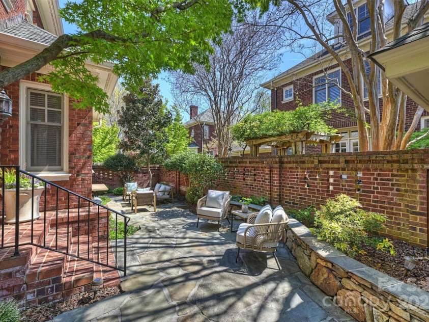 2021 Nolen Park Lane, Charlotte, NC 28209.  MLS# CAR4239376, YatesRealty ID 4289. 