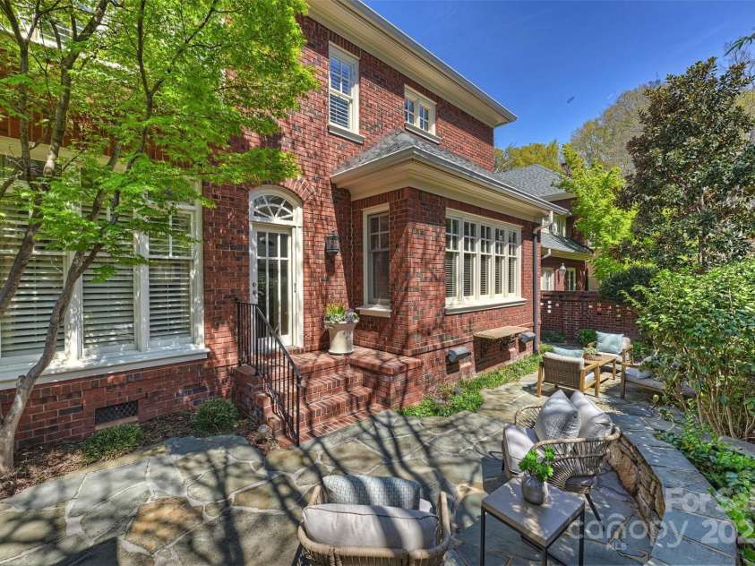 2021 Nolen Park Lane, Charlotte, NC 28209.  MLS# CAR4239376, YatesRealty ID 4289. 