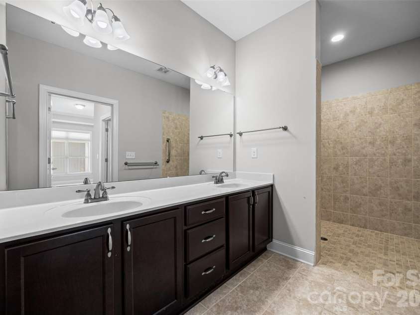1140 Avalon Place, Matthews, NC 28104.  MLS# CAR4407609, YatesRealty ID 42890. 