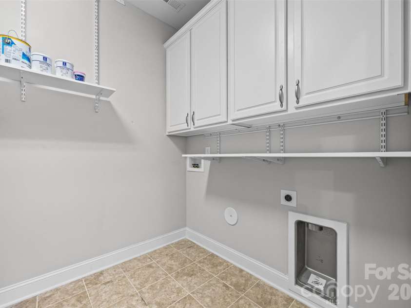 1140 Avalon Place, Matthews, NC 28104.  MLS# CAR4407609, YatesRealty ID 42890. 