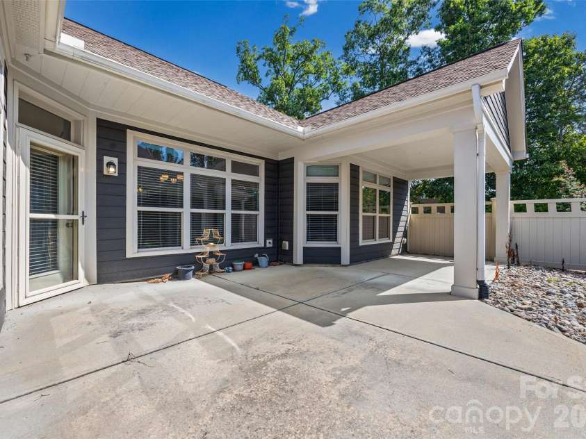 1140 Avalon Place, Matthews, NC 28104.  MLS# CAR4407609, YatesRealty ID 42890. 