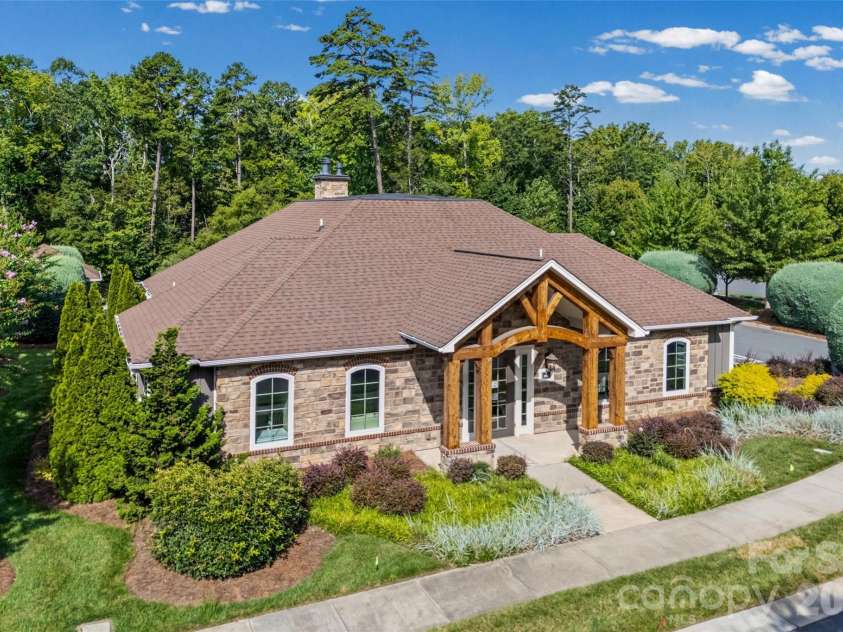 1140 Avalon Place, Matthews, NC 28104.  MLS# CAR4407609, YatesRealty ID 42890. Friends gather herr
