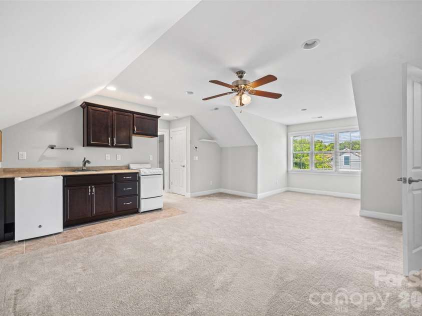1140 Avalon Place, Matthews, NC 28104.  MLS# CAR4407609, YatesRealty ID 42890. Upstairs kitchen