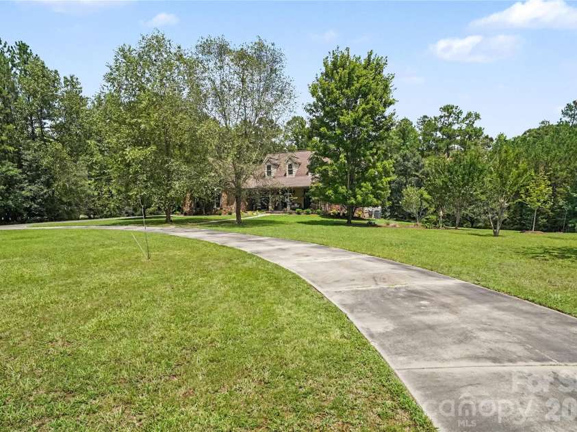 507 Crown Court, Richburg, SC 29729.  MLS# CAR4371856, YatesRealty ID 42891. 