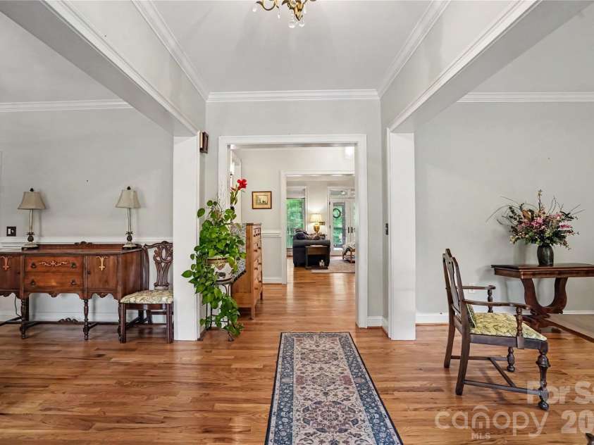 507 Crown Court, Richburg, SC 29729.  MLS# CAR4371856, YatesRealty ID 42891. Foyer