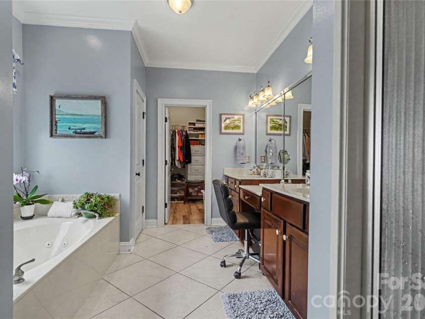 507 Crown Court, Richburg, SC 29729.  MLS# CAR4371856, YatesRealty ID 42891. Primary Bathroom