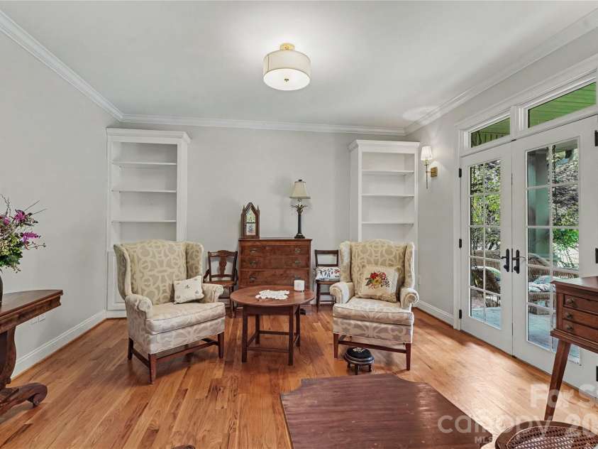 507 Crown Court, Richburg, SC 29729.  MLS# CAR4371856, YatesRealty ID 42891. Sitting Area